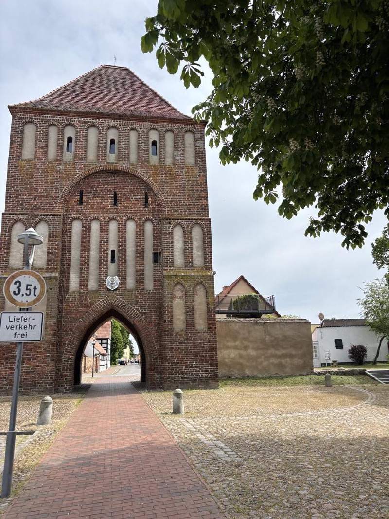 Usedom 小鎮的紅磚城門 Anklamer Tor。