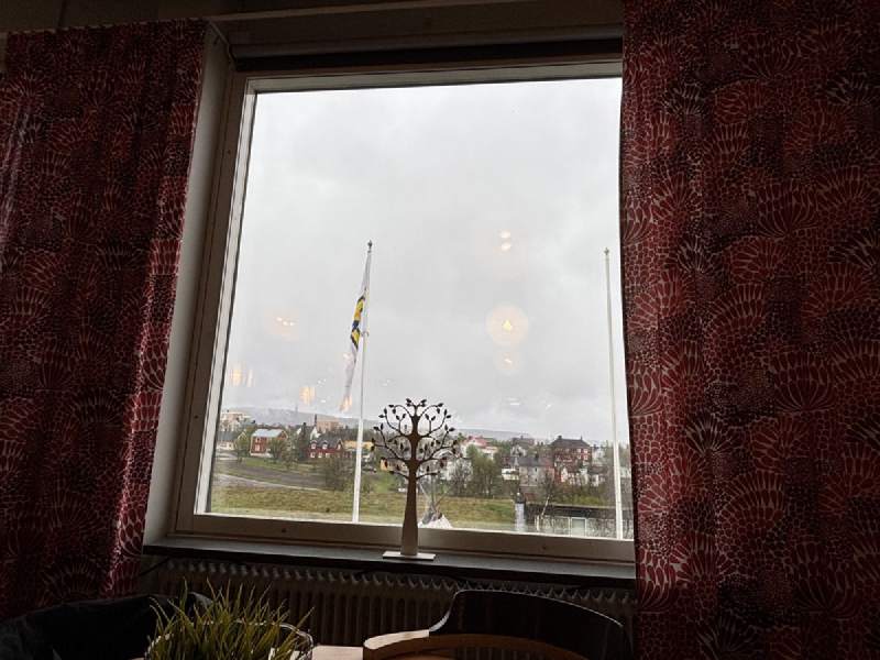 Kiruna 旅館的窗外。