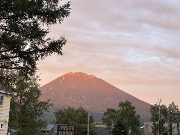 【北海道單車】羊蹄山下:從洞爺湖北岸騎到俱知安,京極「ふきだし湧水」(2025 北海道・第 5 站)